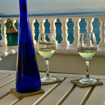 La Paloma Blanca - The White Dove Apartment *